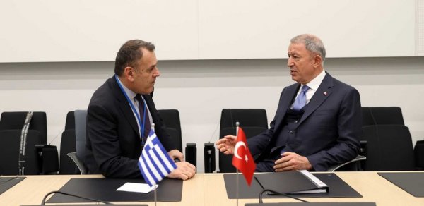 Hulusi Akar yunanıstanlı həmkarı ilə görüşdü