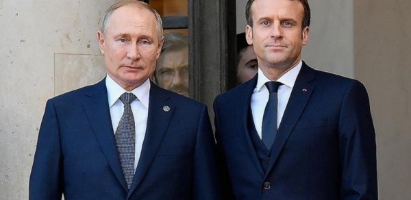 Putin Makronla telefonla danışdı