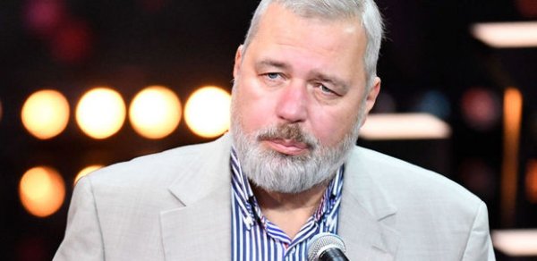 Rusiyalı baş redaktor Nobel mükafatını ukraynalı qaçqınlar üçün hərraca çıxarır