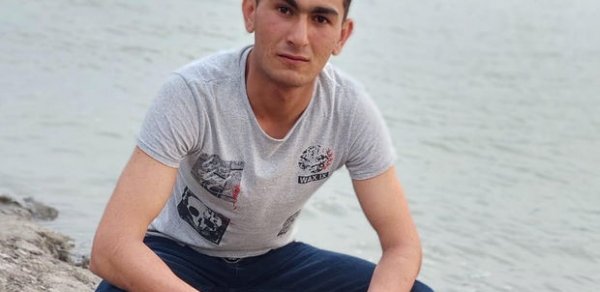 Neftçalada sevdiyi qızın ölümünə dözməyən gənc özünü asdı