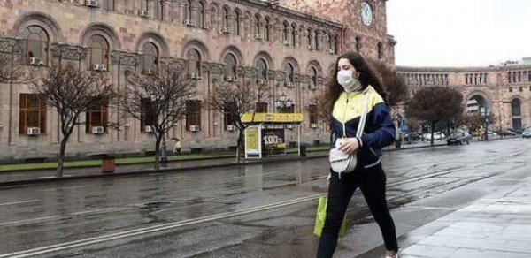 Ermənistanda rus dilində təhsil alanların sayı iki dəfə azalıb
