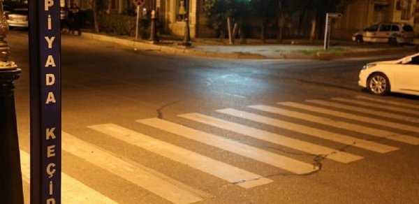 Bakıda səfirlik maşını yolu keçən piyadanı vurdu