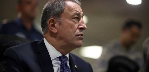 Hulusi Akar: "Türkiyə vətəndaşlarının Ukraynadan təxliyəsində irəliləyişlər gözləyirik"