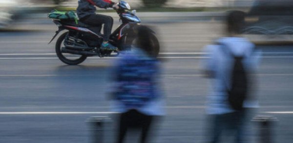Moped sürənlərin nəzərinə: Sürücülük vəsiqəsi tələbi gəlir - VİDEO
