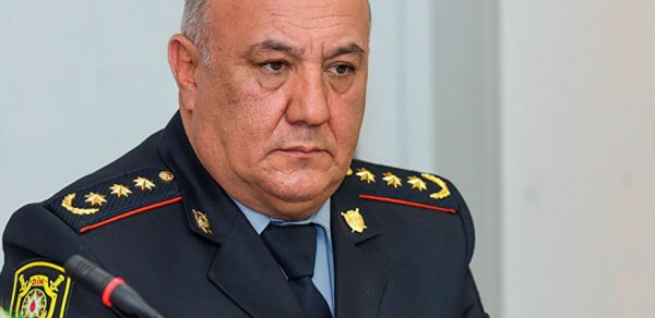 Vaqif Əsədov: “Qadınlar güzgüyə az baxsınlar”