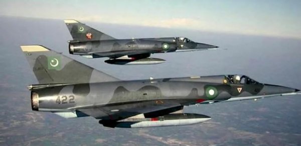 Pakistan Əfqanıstanı bombaladı: Azı 39 nəfər öldü