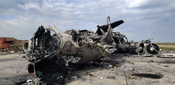 Ukrayna Baş Qərargahı: "Rusiyanın daha 2 təyyarə və 3 helikopteri məhv edilib"