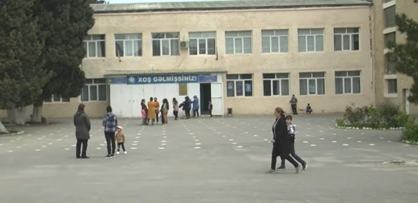 Azərbaycanda məktəbdə rüşvət qalmaqalı  - Direktorun şok səs yazısı - VİDEO