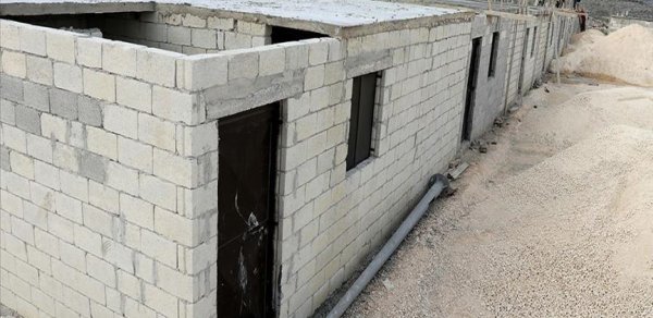 Türkiyə Suriyada qaçqınlar üçün 100 min ev inşa edəcək