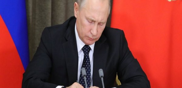 Putin Qərb antiviruslarına qadağa qoydu