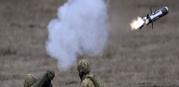 Luqanskda Rusiyaya məxsus helikopter vuruldu