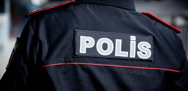 Azərbaycanda polis özünü güllələdi