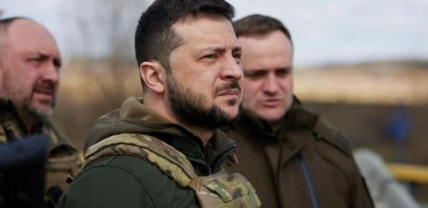 “Makron Putinin simasını qorumaq üçün Ukraynanın suverenliyi ilə bağlı güzəştlər təklif etmişdi”