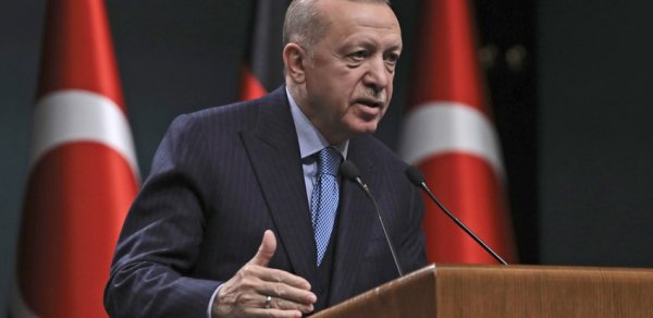 Ərdoğan: “Belə sülh olmur, siz ancaq terror təşkilatları ilə əl-ələ gəzməyi bacarırsınız”