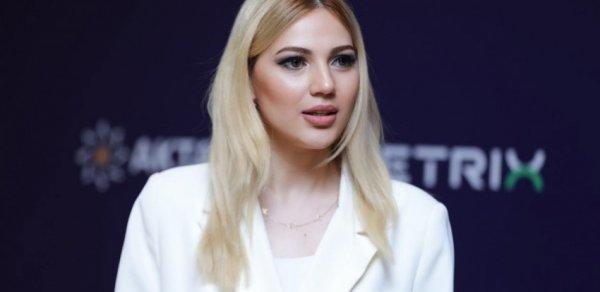 Azərbaycanda yeni jurnalist vəsiqəsinin forması hazırlandı