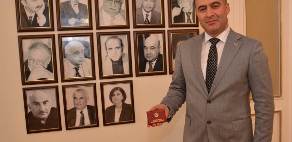 Adəm Məmmədov Azərbaycan Yazıçılar Birliyinin üzvü seçildi - FOTO