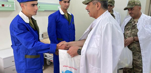 Müdafiə naziri Xocavənddə hərbi hospitalın açılışında - FOTO