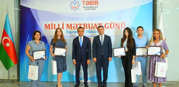 TƏBİB jurnalistlərlə Milli Mətbuat Gününü qeyd etdi - FOTOLAR
