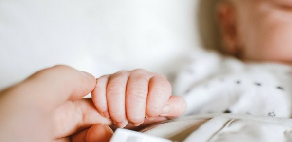 Cəlilabadda yeni doğulmuş körpə evdə öldü