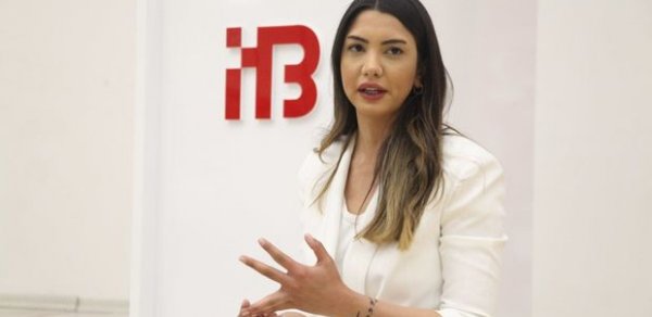 Fulya Öztürk Azərbaycanda çalışacaq? - AÇIQLAMA