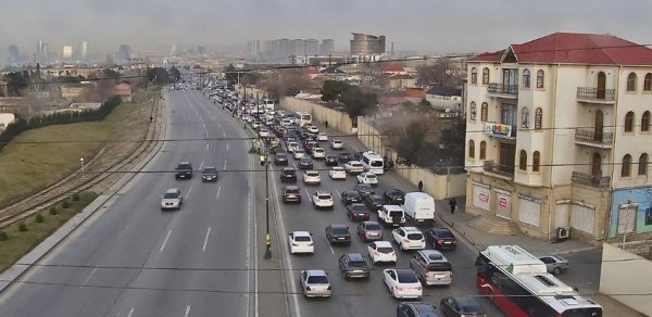 Bakıda tıxac yaranan yolların adları açıqlanıb - SİYAHI