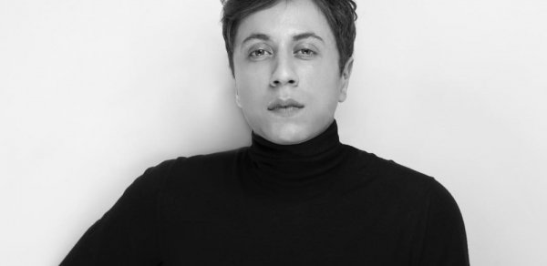 Anar Ağakişiyev türkiyəli məşhurları bu qiymətə bəzəyir