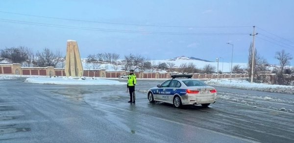 Yol polisindən səfərə çıxan sürücülərə MÜRACİƏT