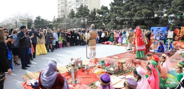 Martda neçə gün evdəyik?