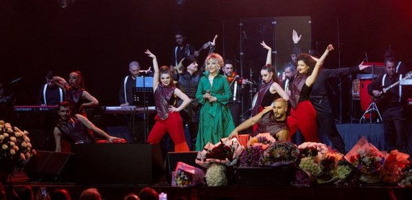 Brilliant Dadaşovadan 8 mart konserti - FOTOLAR