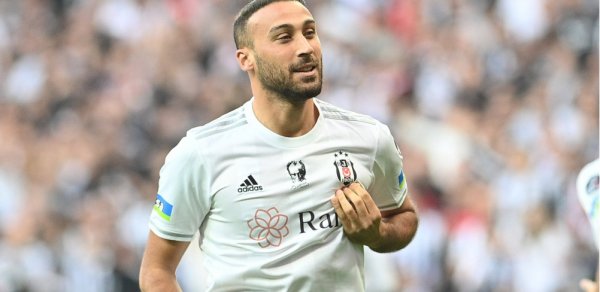 Cenk Tosun "Fənərbaxça"dan ayrılır: Yeni klubu məlum oldu