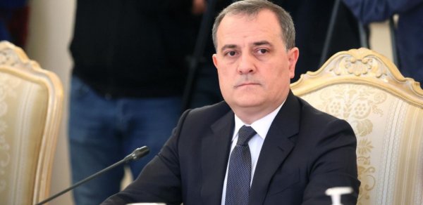 Ceyhun Bayramov Çinin Avropa məsələləri üzrə sabiq nümayəndəsi ilə regional məsələləri müzakirə edib