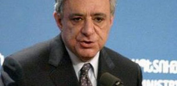 Oskanyan: Paşinyanın dövründə iqtisadi sabitlik xeyli pozulub