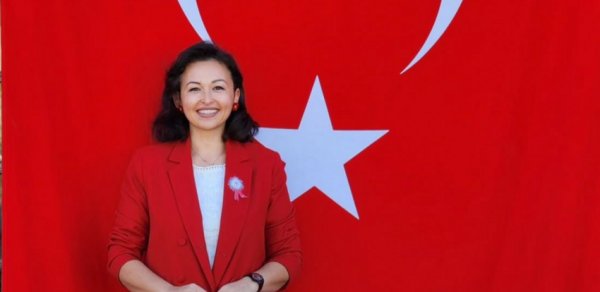 Azərbaycanla bağlı paylaşımları ilə məşhurlaşan türkiyəli müəllim: "Dərslikləriniz daha çətindir"