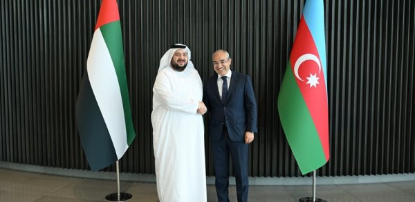 Azərbaycan və BƏƏ qarşılıqlı investisiyaların artırılmasını nəzərdən keçirib