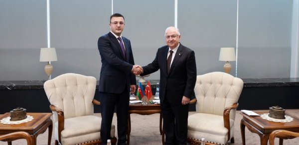 Yaşar Güler Azərbaycanın müdafiə nazirinin müavinini qəbul edib