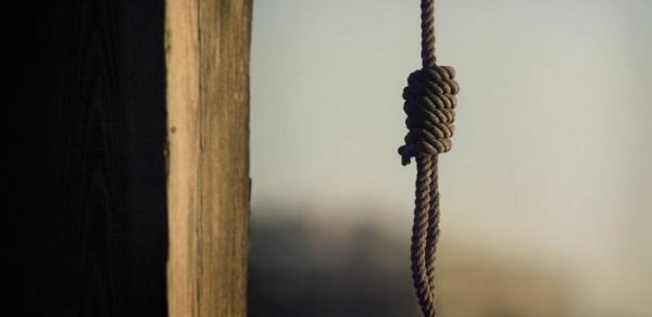 Qubada DƏHŞƏT: sübh tezdən həyətdə özünü öldürdü