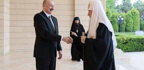 “Vladimir Putin məndən xahiş etdi ki, dəvəti sizə çatdırım”
