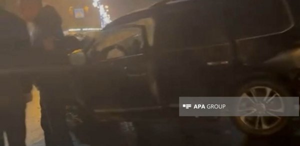 Qubada minik avtomobili maneəyə çırpılıb, ölən və yaralanan var - FOTO