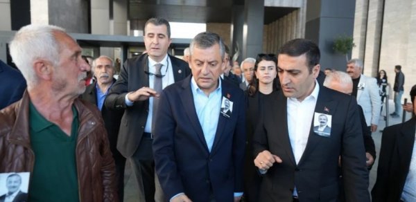 Türkiyədə CHP sədri hücuma məruz qalıb - VİDEO