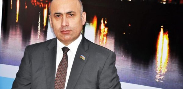 XİN Azər Badamovun Moskvada hava limanında saxlanılmasına münasibət bildirilib