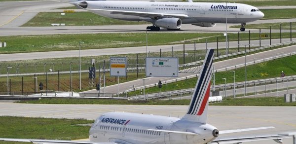 “Air France” və “Lufthansa” Pakistan üzərindən uçuşları dayandırıb