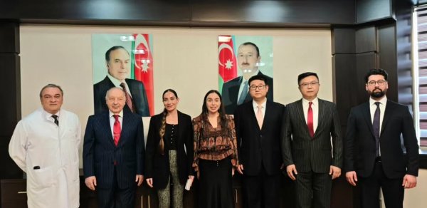 Leyla və Arzu Əliyevalar Onkologiya Mərkəzində - Fotolar