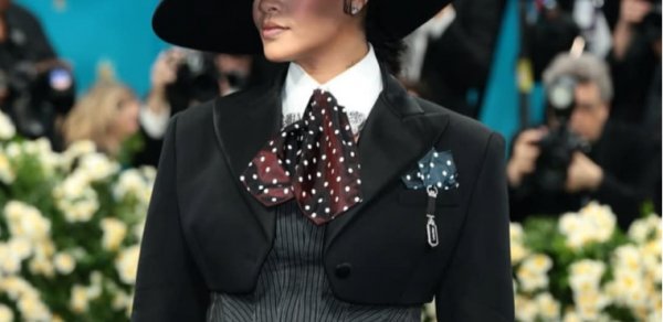 Rihanna növbəti dəfə ana olacaq
