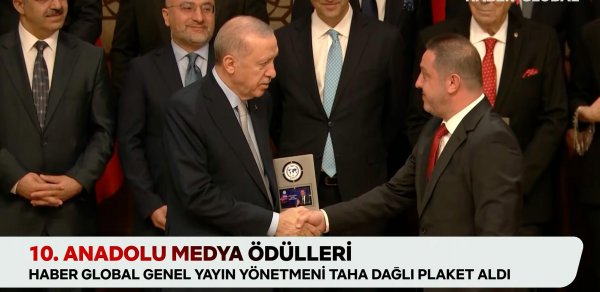 Ərdoğan "Haber Global"a mükafat təqdim edib