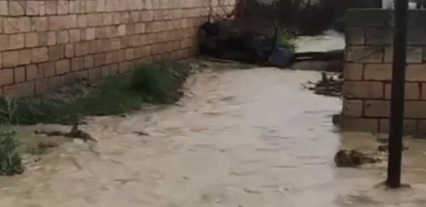 Hacıqabulda kəndlərə sel gəldi, evləri su basdı