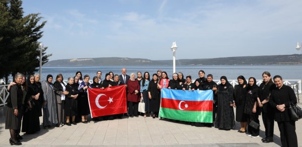 Şəhid ailələri Çanaqqala şəhərini ziyarət ediblər - FOTOLAR
