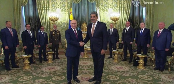 Putin Maduro ilə görüşdü - VİDEO