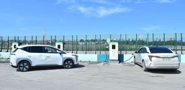 80 kub metrdən çox yağış suyu ərazidən təmizləndi - Foto