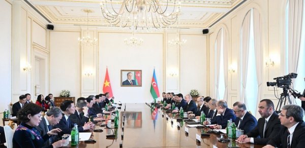 Azərbaycan Prezidentinin Vyetnam KP MK Baş katibi ilə geniş tərkibdə görüşü keçirilib