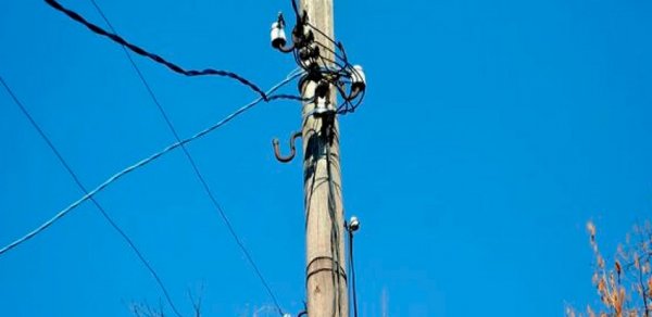 Beyləqan sakini elektrik dirəyindən yıxılaraq ölüb